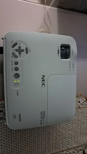 VENDO PROJETOR NEC VE 260 R