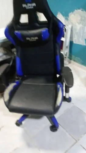 Vendo cadeira game boa de uso