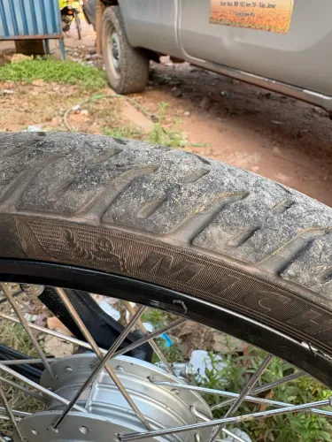 Pneu em bom estado para uso