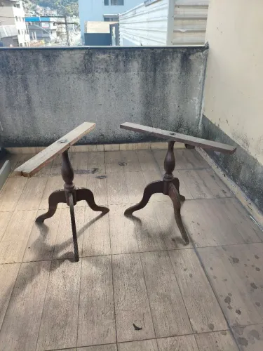 Pé de mesa antigo