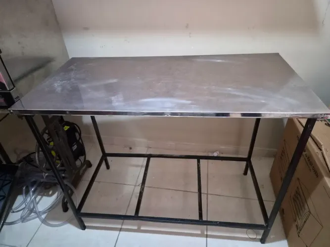 MESA INOX À VENDA
