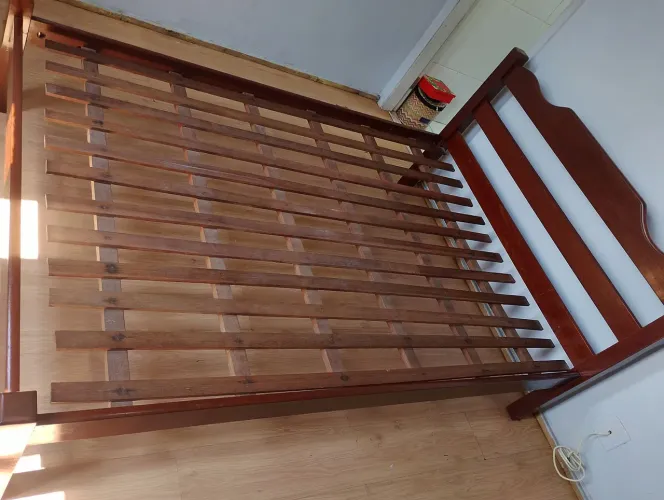 Cama de madeira