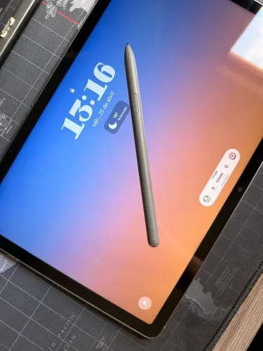 Samsung Galaxy Tab S9 FE - Completo (Capa Magnética, S Pen e Caixa)