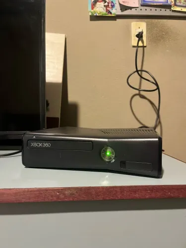XBOX 360 desbloqueado + 2 controles + 15 jogos