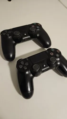 Controle PS4 (PlayStation 4) - em ótimo estado