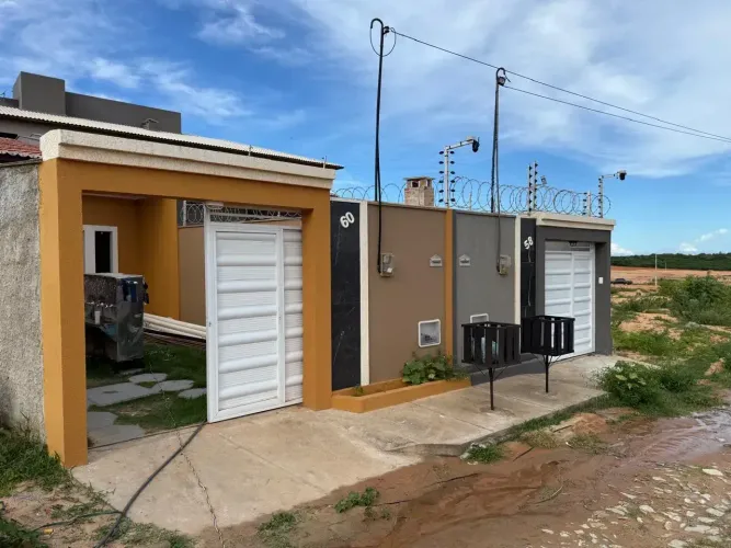 CASA PARA VENDA POSSUI 71 METROS QUADRADOS COM 2 QUARTOS NA LAGOINHA PARAIPABA/CE