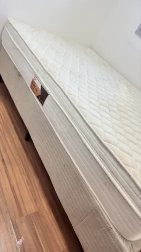 Cama Box com colchão Castor semi novo
