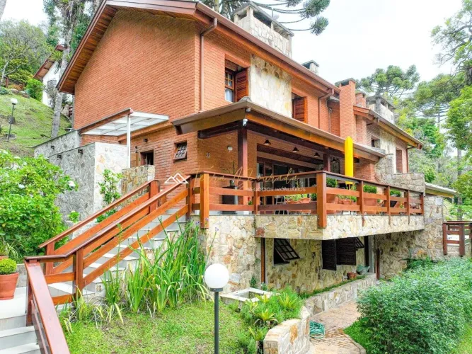 Casa em Condomínio à venda em Campos do Jordão