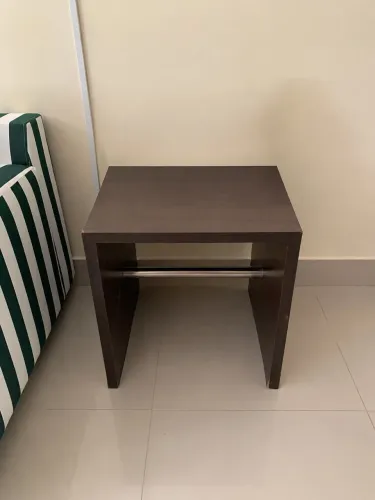 Mesa lateral de madeira
