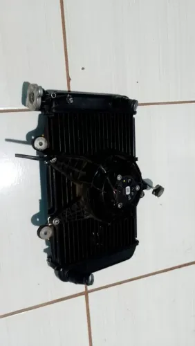 Radiador original BMW com ventoinha original G310