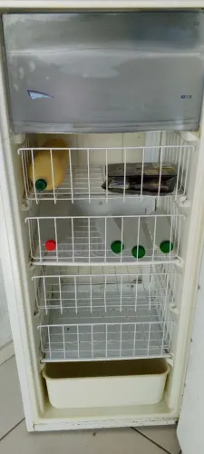 Freezer vestical de 250 litros