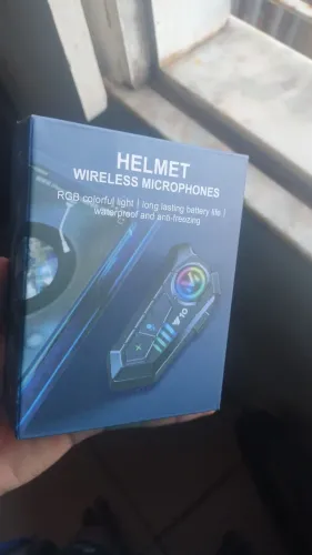 Fone Bluetooth V10 para Capacete - Intercomunicador com Microfone e RGB