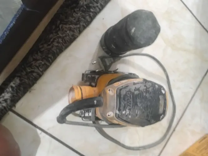 Ligadura elétrica marca dewlt 250.00