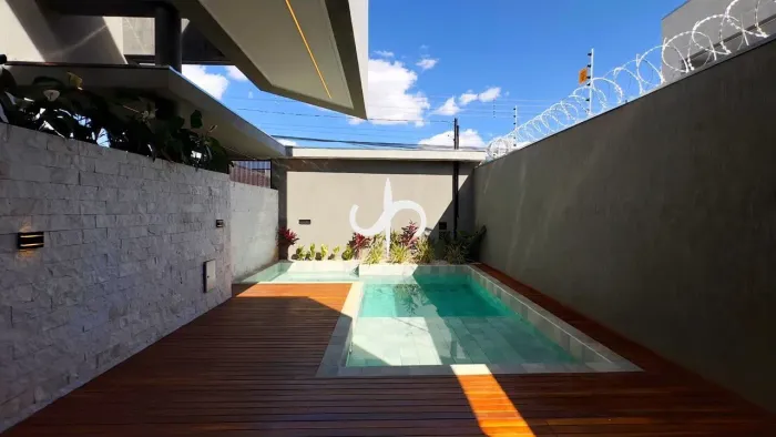 Alto Padrão com 4 Suítes, Piscina e Automação no Anápolis City