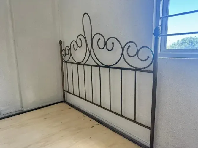Cama de ferro/latão antiga