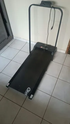 Vendo esteira, semi nova só 2 meses de uso.