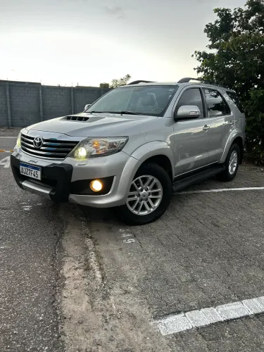 Toyota Hilux SW4 SRV D4-d 4X4 3.0 TDI Dies. AUT 2013