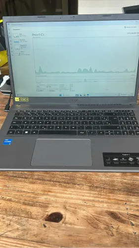 Notebook semi novíssimo 3 meses de uso