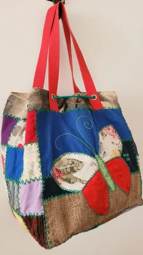 Bolsa importada bordada patchwork 