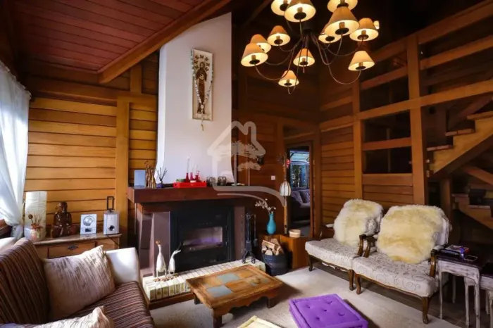 LINDÍSSIMA CASA NO CONDOMÍNIO SAINT MORITZ EM GRAMADO