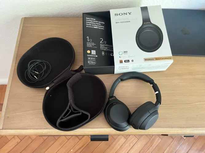 Sony XM4 Headphone com Cancelamento de ruído