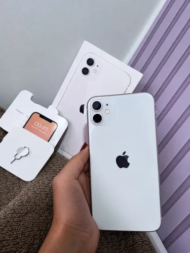 iPhone 11/ pra vender logo