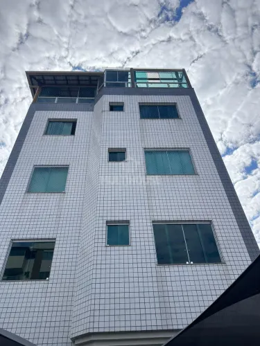 Apartamento de 56m² com 2 quartos e 1 vaga para locação no bairro Rio Branco