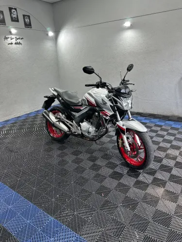 MOTO IMPECÁVEL - É VER E LEVAR!.