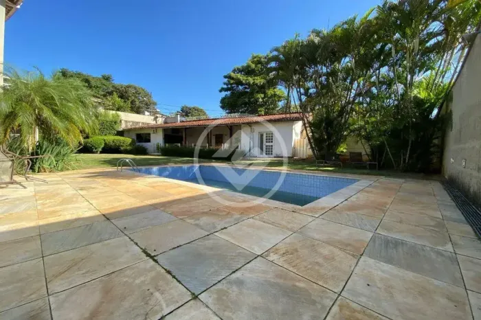 CASA COM 4 QUARTOS PARA VENDA NO OURO VELHO MANSÕES. codigo: 345518
