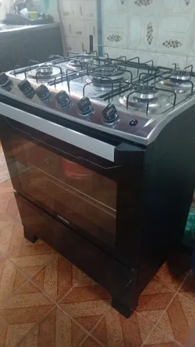 Fogão com 5 queimadores