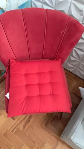 Uma ou duas Poltrona Petala de veludo vermelha