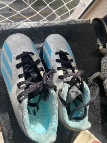 Chuteira adidas Messi 29 usada menino