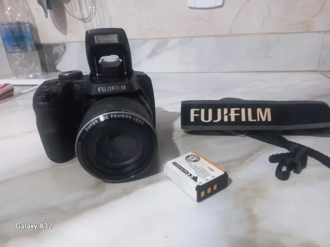 Camera digital fujifilm finepixSL1000