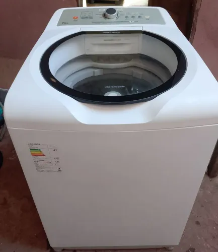 Vendo essa máquina Brastemp de 15kg semi nova