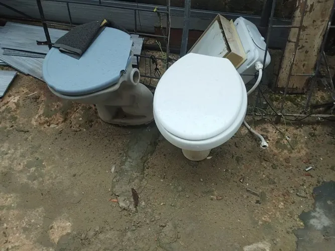 Vende-se vasos sanitário R$ 150,00 cada