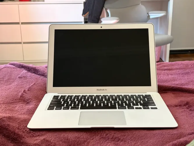 MacBook Air 13-inch 2017 （8GB） MacBook Air 13