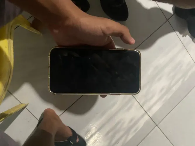     iPhone 11 Product RED 128GB - Bom Estado