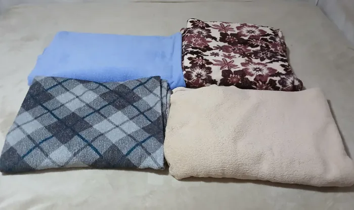 Kit 4 Mantas de Frio Estampadas Conservadas Casal Xadrez Cinza<br>