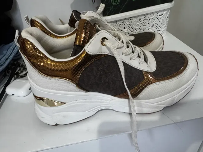 Tenis Michael Kors original, numero 39