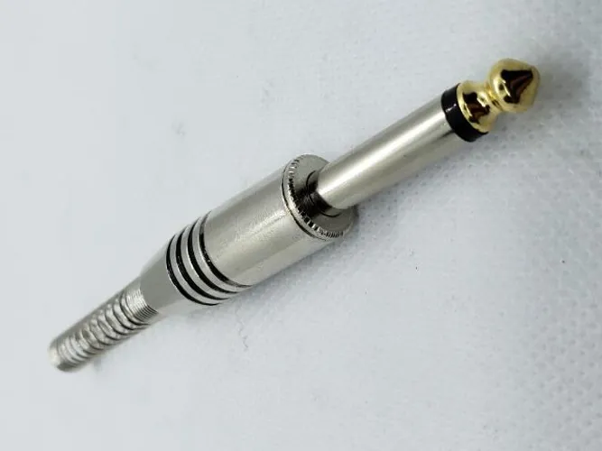 Plug P10 mono c/ mola pro225