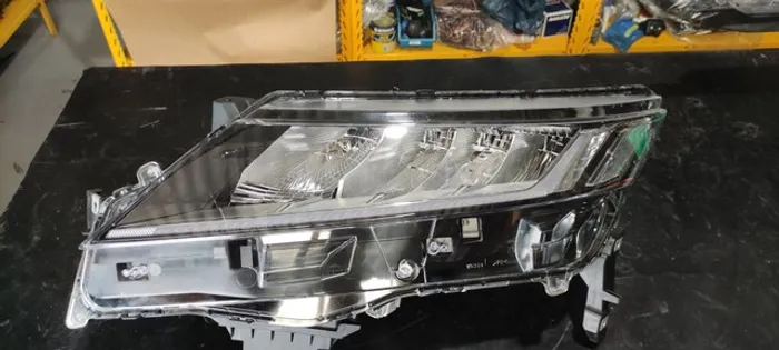 Farol Outlander Sport 2020 2021 2022