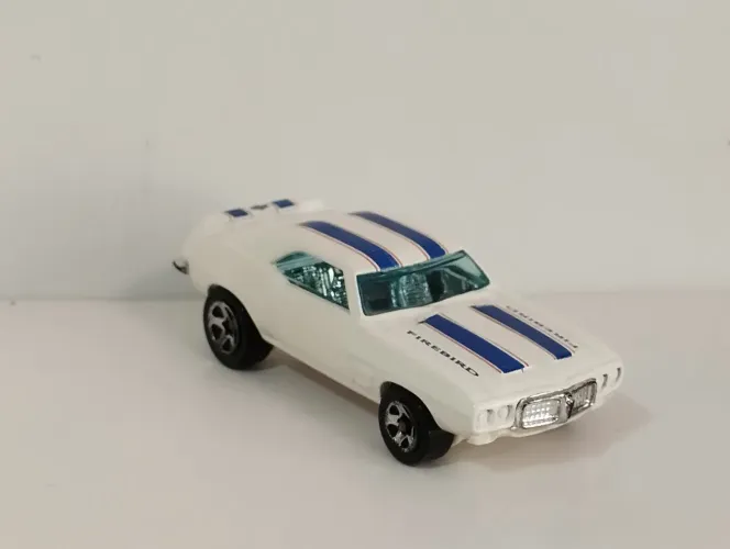 Miniatura Hotwheels Firebird.