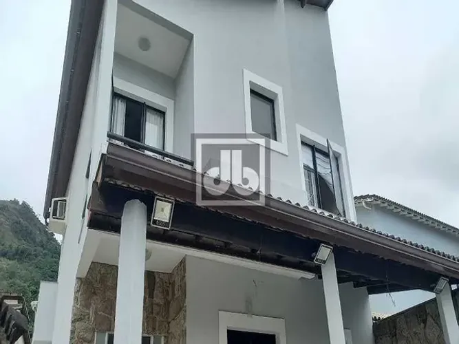 CASA DUPLEX - ANIL - PRÓXIMO AO PARK SHOPPING - 3 QUARTOS - SUÍTE - PISCINA - CHURRASQUEIR