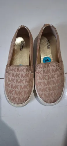 Sapato infantil Michael Kors 