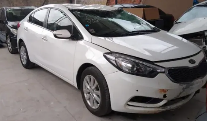 sucata cerato 2015 disponivel retirada de peça