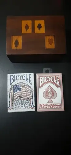 CAIXA ANTIGA BARALHO