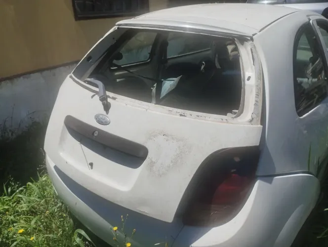 Tampa porta malas Ford Ka 2000/2007