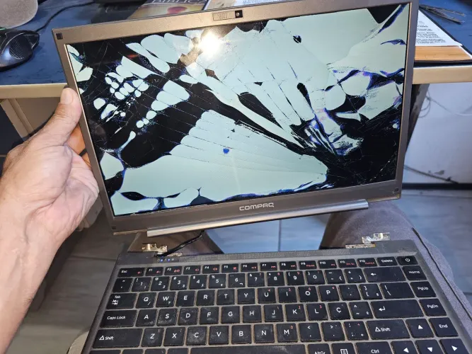 Notebook Compaq presario 420 com defeito
