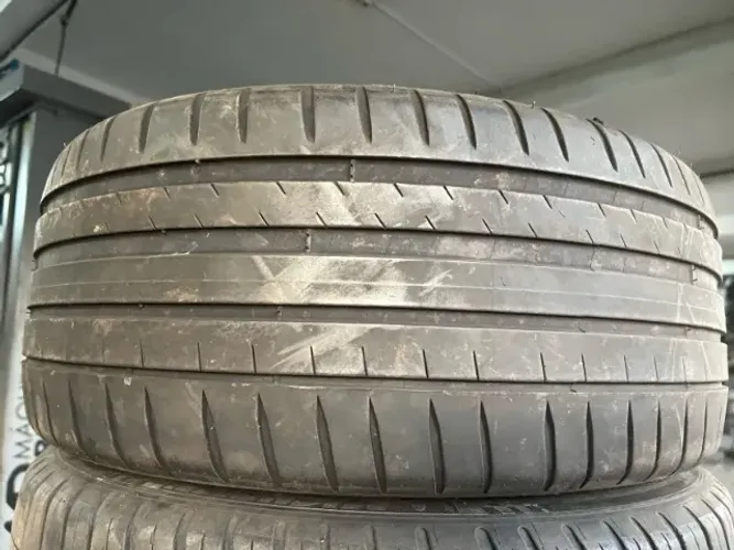 Pneu Michelin 225/40/18 80 % Vida util.