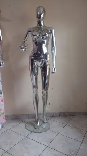 Vendo MANEQUINS prata completo 